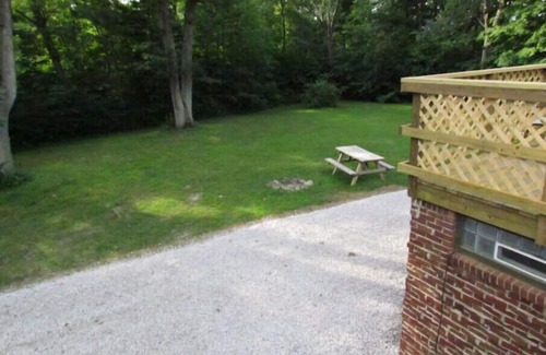 Triumph Cabin | Kishauwau Cabins - Jack's Deluxe Romantic cabin 10 minutes from Starved Rockn