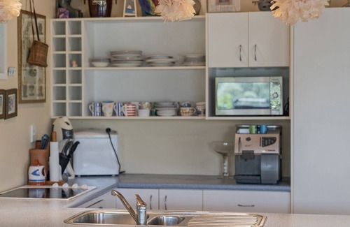 Onemana House | Kiwi Charmer - Onemana Holiday Home