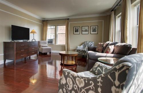 Yankee Hill Hotel | Knickerbocker on the Lake