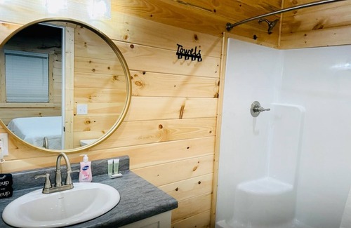 Mountain View Cabin | Knotty Squirrel Unit 7 Multibedroom Suite