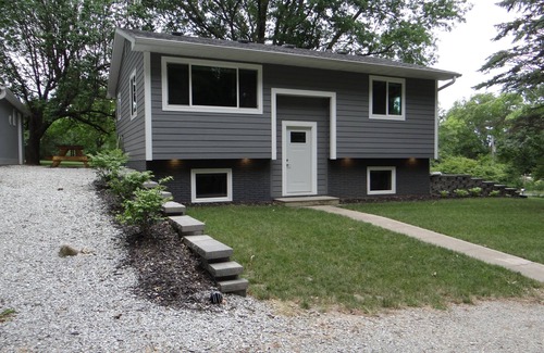 Knoxville House | Knoxville's BEST! Private Acreage! Close to town & 3 acres to enjoy!