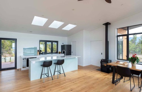 Ngaio Bay House | Kokomea - Kaiteriteri Holiday Home