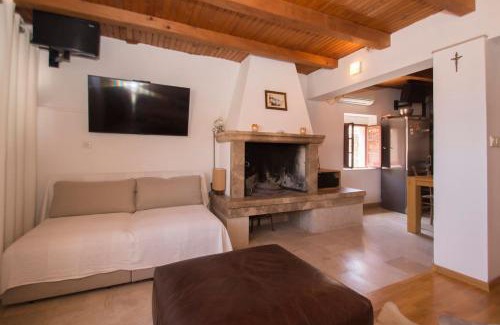 Cove Tri Zala (Zrnovo) Apartment | Kolenda Apartment