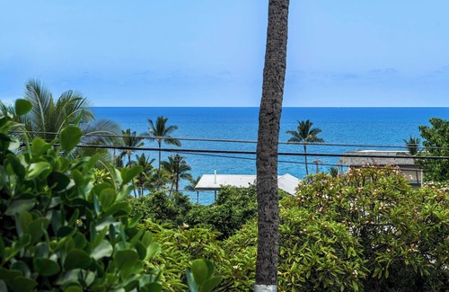 Historic Kailua Village Condo | Kona Mansions#105 1st Floor, Remodeled Unit w/Ocean views & Air Conditioning