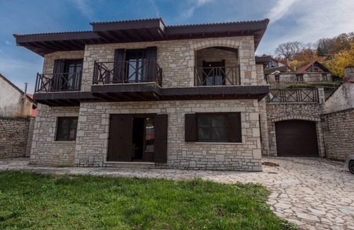 Karpenisi Villa | Kourtis Family Mansion