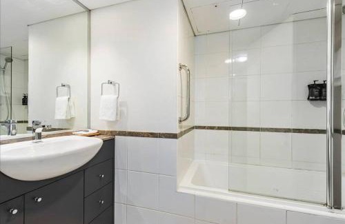 Haymarket Apartment | KozyGuru | Haymarket | Modern 1 Apt Best Location