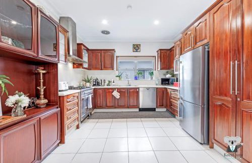 Rockdale Apartment | KozyGuru | Rockdale | Spacious Modern 2 Bedrooms Holiday Home