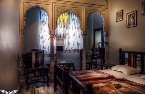 Bani Park Hotel | Krishna Palace: A Private En-suite A/c Room in a Boutique Heritage Palace Home.