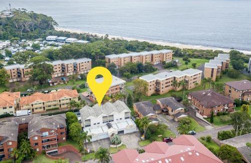 Nelson Bay House | Kristie Court 2, 7 Weatherly Cl close to the beach with WiFi