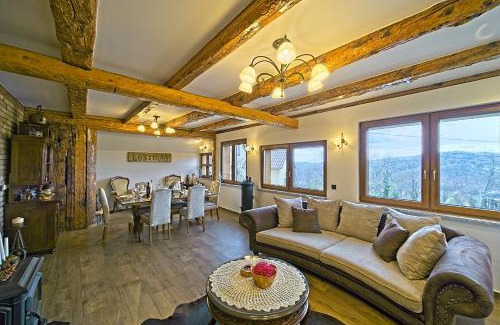 Skrad House | Kuća "Karličevi" s rustikalnim interijerom, okružena prirodom