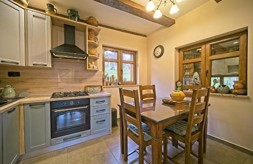 Skrad House | Kuća "Karličevi" s rustikalnim interijerom, okružena prirodom
