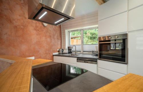 Muritz House | Kugelhaus Eos - Sonnengeküsstes Ferienhaus in organischer Bauweise am Seeufer