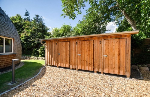 Muritz House | Kugelhaus Solveig - 3 bedrooms, 2 bathrooms, sauna & large eat-in kitchen by the lake