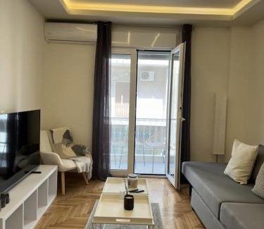 Kypseli Apartment | Kypseli Contemporary Comfort for 6