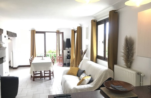 Denneville House | L'Albatros a Large and Beautiful Gîte by the Sea Welcoming Family and Animals