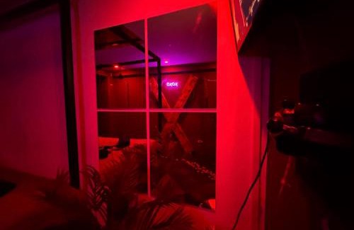 Souppes-sur-Loing Apartment | L'antre du desir love room