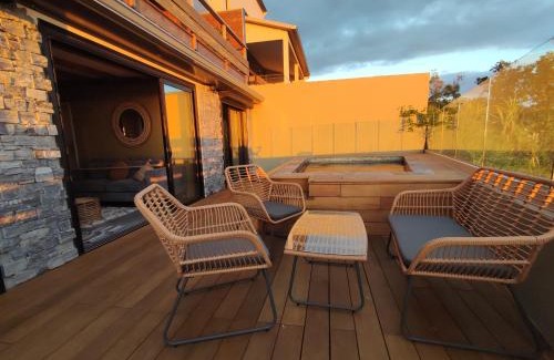 Les Avirons Apartment | L'ApparT, meublé de tourisme 4 étoiles, piscine chauffée et vue mer imprenable