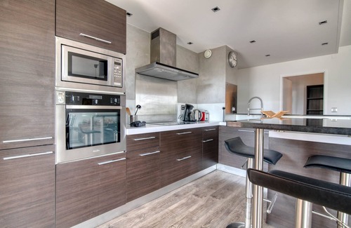 Fontaine-Bayonne-Cartoucherie Apartment | L'Arène de coeur - appt avec piscine partagée