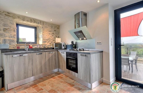 Grospierres House | L'envol des papillons