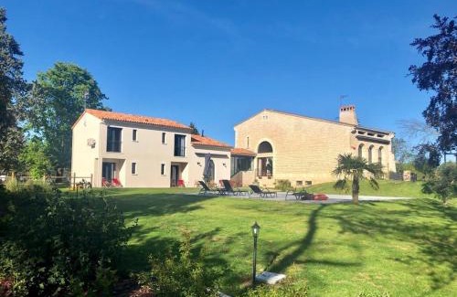 Moussais-la-Bataille Bed & Breakfast | L Esprit du Clain chambres d hôtes BandB de standing proches du Futuroscope Golf et Lac de St Cyr