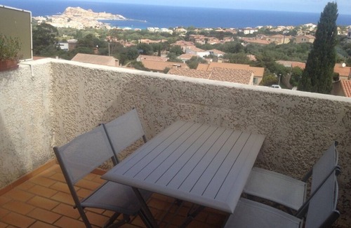 Monticello Apartment | L'Ile-Rousse, lovely 4-person apartment, private parking, air conditioning and stunning sea view