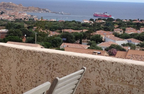 Monticello Apartment | L'Ile-Rousse, lovely 4-person apartment, private parking, air conditioning and stunning sea view