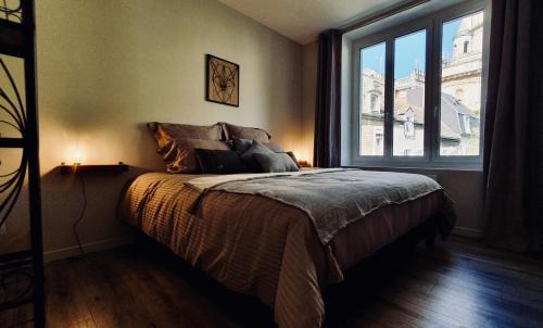 Ville Haute Apartment | "L'imprévue", standing au pied de Notre-Dame