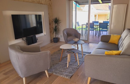 Chenoise House | L'inattendu, pretty briarde with jacuzzi, 3-star gîte