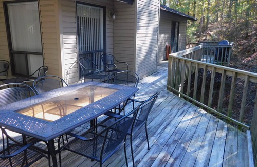 Jones Mills House | L@K Resort Living on 2 Wooded Acres. Amazing! Outdoor Fun! Hot Springs