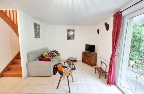 Foix Apartment | L'oasis urbain - Charme unique et piscine