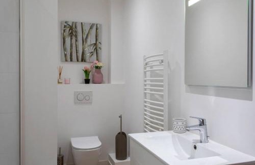 Jean-Medecin Apartment | L53 1BR Hotel des Postes, Place Massena Terrace & AC