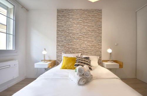 Nimes City Centre Apartment | La Balade Nîmoise Center Car Park AC