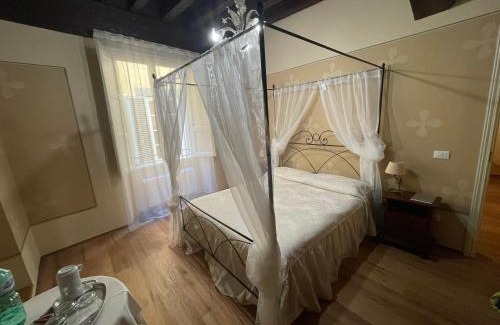 Lucca Historical Center Bed & Breakfast | La Bohème