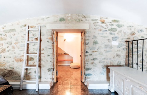 Roche-Saint-Secret House | La Chapelle - La Roche St Secret - 2/4 pers