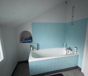 Eguzon-Chantome Apartment | La cabane du pêcheur