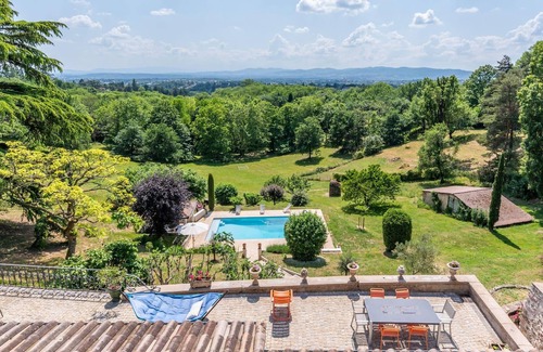 Saint-Cyr-au-Mont-d'Or Villa | La Campagne - family house with garden and pool