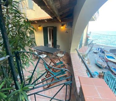 Marina del Cantone Apartment | La casa al mare