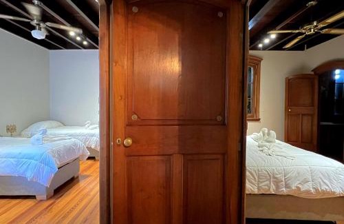 La Perla Hotel | La Casa del Balcón