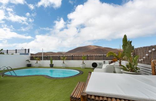 Geafond Villa | La Casa del Volcano Corralejo Pool