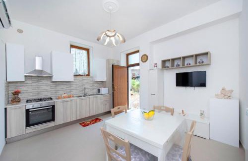 San Lazzaro Apartment | LA CASETTA DEI RICORDI