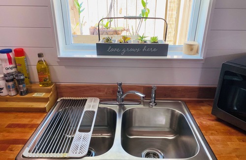 Melbourne Cottage | La Casita: Beach, FIT, Airport - KMLB, Mall, Downtown Melbourne, Space Center