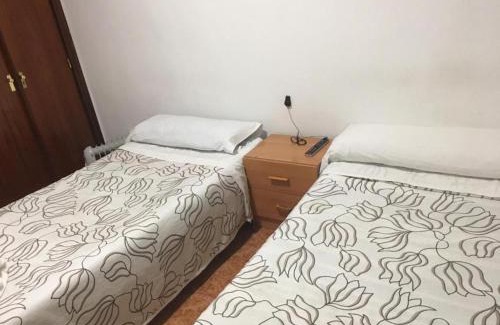 Zaragoza Centro House | La Ferroviaria -Suite 1 Dormitorio Con Salón más Baño Privado - Balcón - 2º Sin Ascensor-