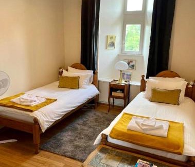 Baie du Cotentin Bed & Breakfast | La Fiere Bridge Guesthouse