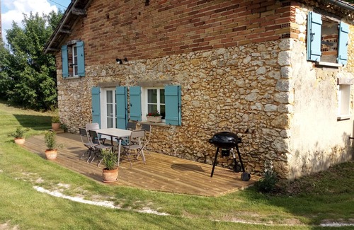 Sainte-Maure-de-Peyriac Cottage | "La foigniere" Old stone outbuilding