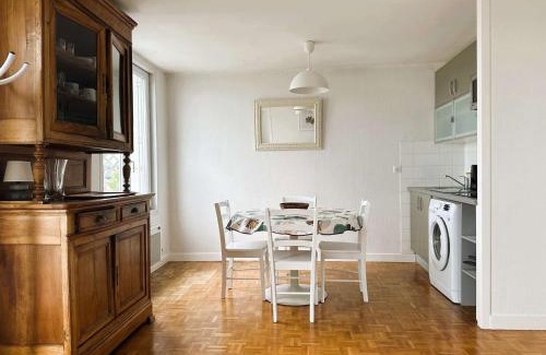 La Foret-Fouesnant Apartment | La Forêt-Fouesnant, appartement rénové pour 2, accès direct plage - FR-1-481-163