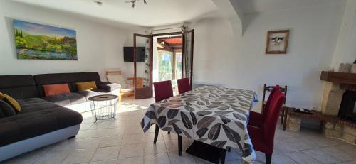 La Gaude Apartment | La Gaude Appart jardin 6 personnes