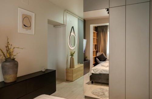 Pipera Apartment | La Gloire by Blvd 8B2 - Premium Studio Retreat