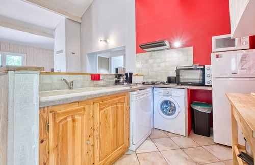 Salignac-Eyvignes House | La Grange de Léo – Large Family House with Shared Heated Pool in the Heart of Périgord Noir
