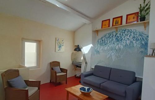 Puisserguier House | la guitoune du pélican halte à vélo