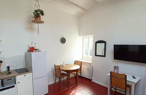 Puisserguier House | la guitoune du pélican halte à vélo